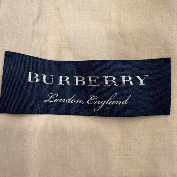 BURBERRY Bonded Cotton Oversized Seam-sealed Car Coat In Red/beige - Picture 11 of 16